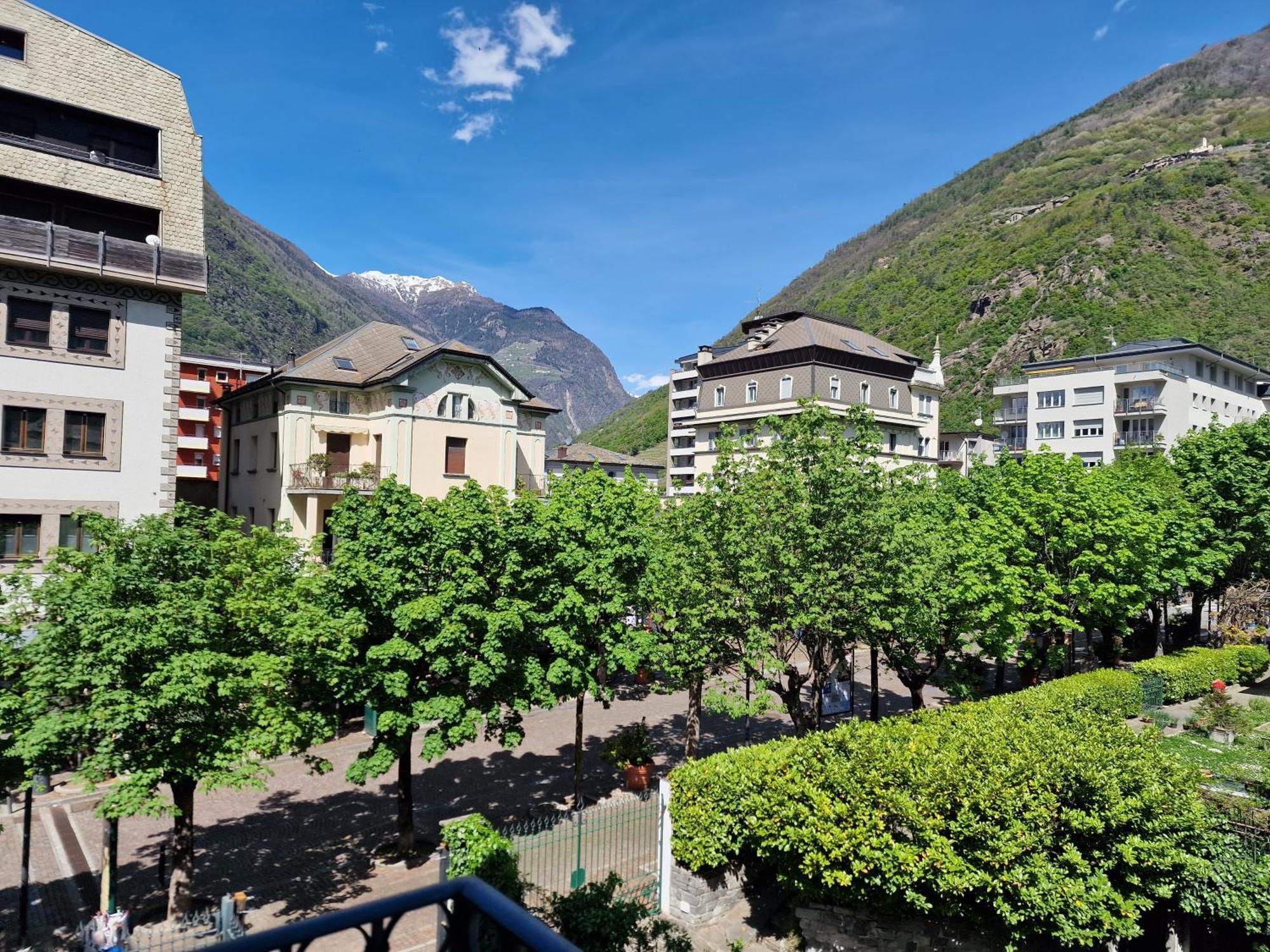 Bernina Station Center Apartment - Tirano Ngoại thất bức ảnh