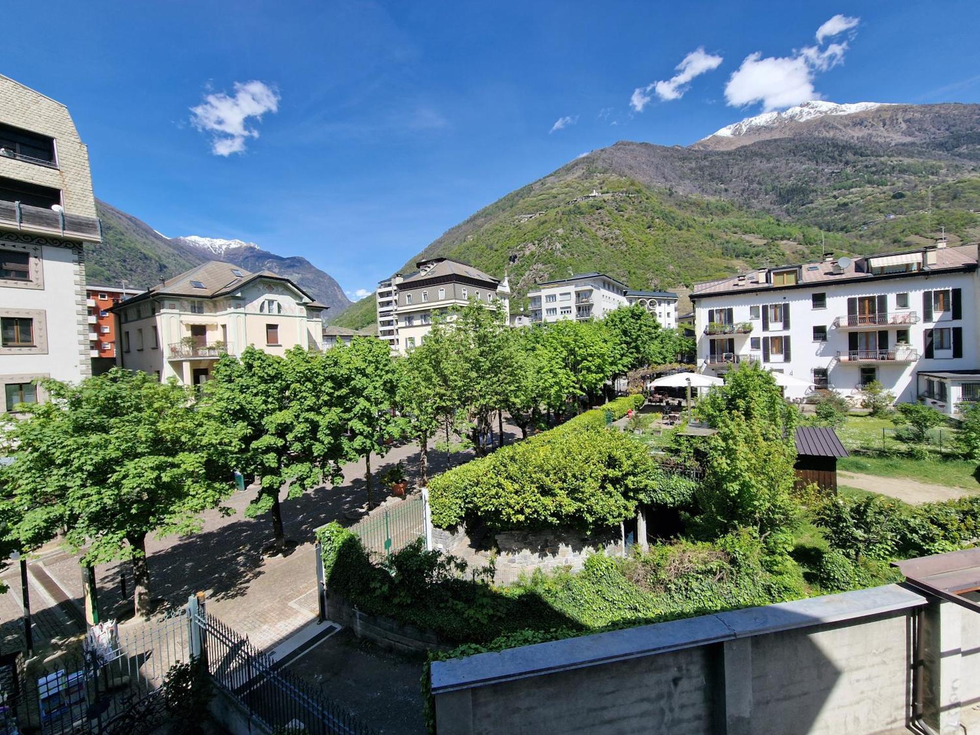 Bernina Station Center Apartment - Tirano Ngoại thất bức ảnh
